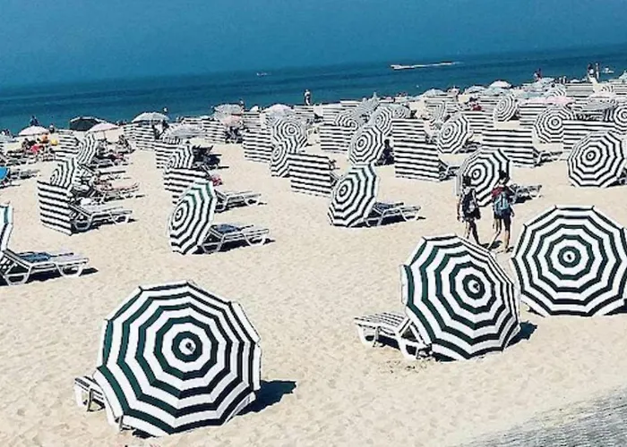 Luxury 310 - Adults Only *